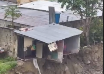 Boconó | Vivienda en riesgo de caer  a la quebrada en La Ruiz Pineda