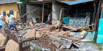 Un sismo de magnitud 6,1 en Ecuador deja al menos 32 heridos y daños en casas y refinería