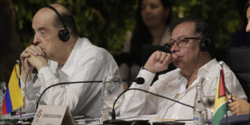 Petro tacha de «víbora» al excanciller Leyva por carta sobre su supuesta adicción a drogas