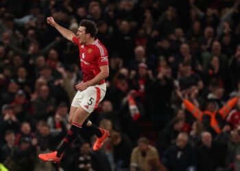 5-4. El United se abona a la épica para salvar la temporada