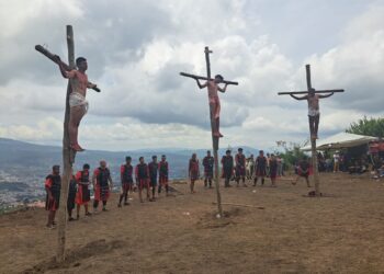 Exitoso Viacrucis Viviente de San Genaro hacia la montaña