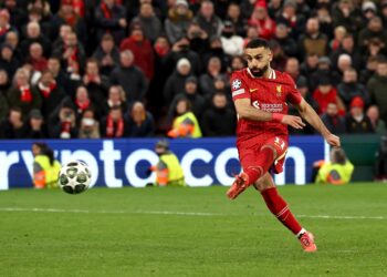 La recta final del Liverpool, el clásico alemán, el derbi de Roma y la jornada en 5 focos