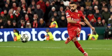 La recta final del Liverpool, el clásico alemán, el derbi de Roma y la jornada en 5 focos