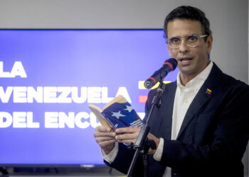 Capriles dice estar habilitado para los comicios de mayo y confirma su candidatura a diputado