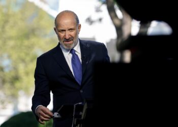 Trump llega a un acuerdo con fabricantes de automóviles para reducir aranceles