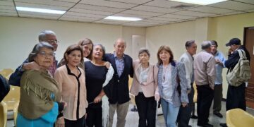 Ateneo de Valera celebró el Día del Libro con recital poético y el bautizo del libro de Aleida Núñez