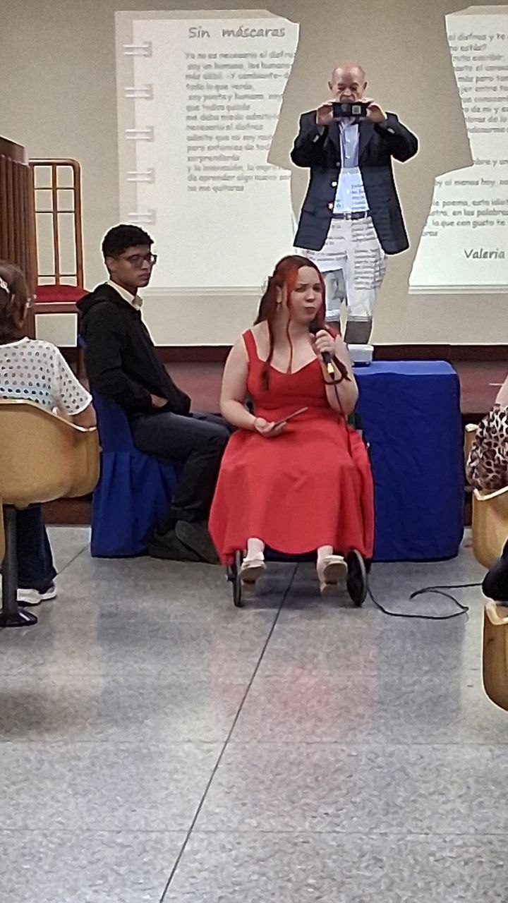 Ateneo de Valera celebró el Día del Libro con recital poético y el bautizo del libro de Aleida Núñez