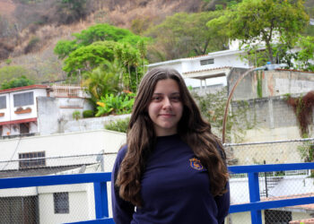 Estudiante venezolana gana premio a mejor actriz en festival teatral en Italia