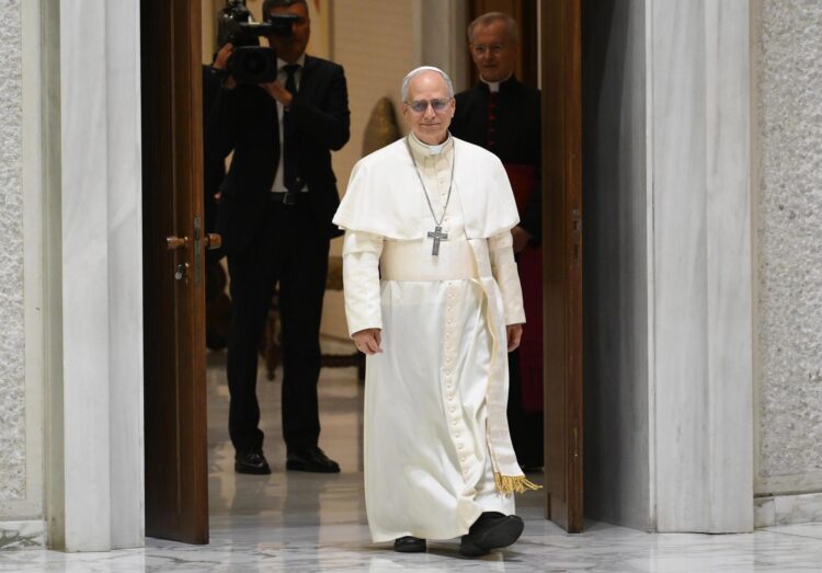 VATICAN CITY (Vatican City State (Holy See)), 12/05/2025.- Pope Leo XIV arrives for an audience with members of the media at the Paul VI Audience Hall in Vatican City, 12 May 2025. (Papa) EFE/EPA/ETTORE FERRARI