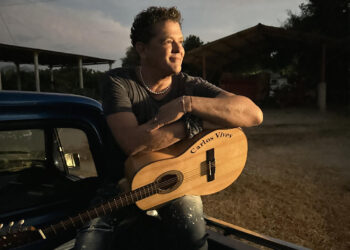 Carlos Vives honra a Escalona y Gabo con nueva versión de álbum ganador de un Latin Grammy