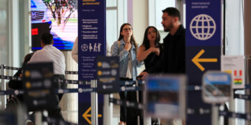 Ecuador inicia exigencia de vacuna contra la fiebre amarilla a viajeros de países vecinos