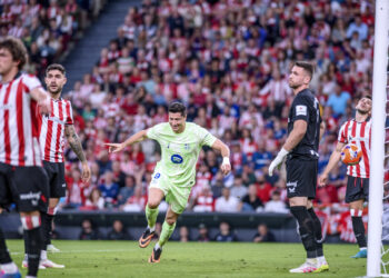 0-3. Lewandowski pone el boche de oro en San Mamés a la gran temporada del Barça