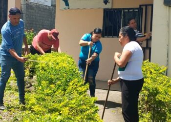 Comunidad realiza mantenimiento de consultorio popular en Boconó 