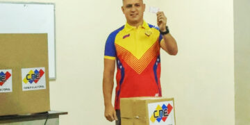 Votantes acuden desde tempranas horas a centros electorales del estado Mérida