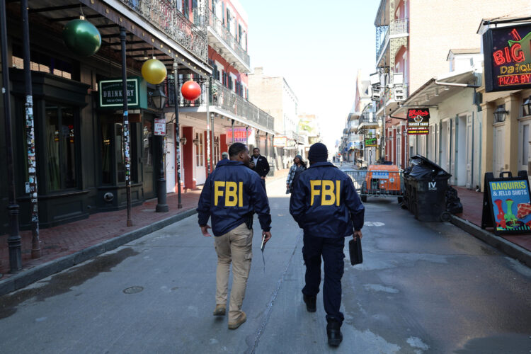Fotografía de archivo de integrantes de FBI haciendo un patrullaje. EFE/ Octavio Guzmán
