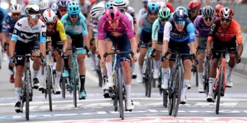 El Giro llega a Italia con Roglic al frente de los favoritos