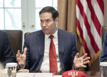 Marco Rubio dice que los venezolanos que perderán su amparo migratorio pueden pedir asilo