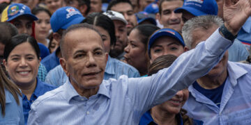Candidatos opositores reivindican el voto en recorridos por campaña electoral