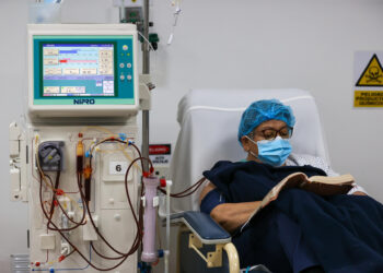 Crisis en clínicas de diálisis de Ecuador: la deuda estatal angustia a miles de pacientes
