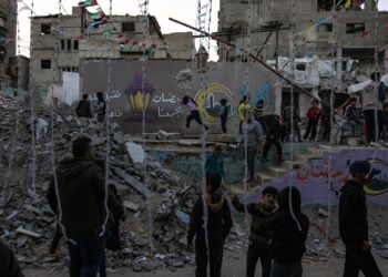 Al menos 74 palestinos muertos en ataques israelíes esta madrugada en la Franja de Gaza
