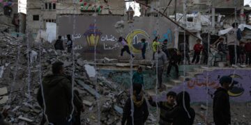 Al menos 74 palestinos muertos en ataques israelíes esta madrugada en la Franja de Gaza