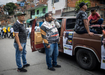 Caras conocidas se apartan de la coalición opositora para retar al chavismo