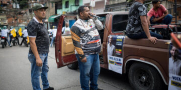 Caras conocidas se apartan de la coalición opositora para retar al chavismo