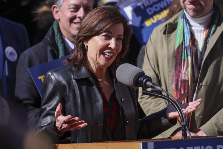 Foto de archivo de la gobernadora de Nueva York, Kathy Hochul. EFE/SARAH YENESEL