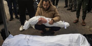 La ofensiva de Israel mató ya a 16.500 niños, 916 menores de un año, según Sanidad gazatí