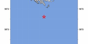 Terremoto de 7,5 grados Richter sacude extremo austral de Chile y emiten alerta de tsunami
