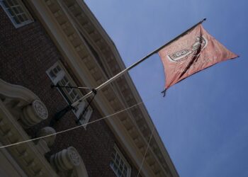 Indignación en Harvard ante el cerco de Trump: «El campus vive un momento hostil»