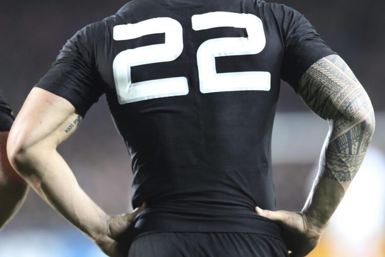 Fotografía de archivo, tomada el 24/09/2011, que muestra la parte trasera de la camiseta de un jugador de rugbt en Auckland. EFE/Kim Ludbrook