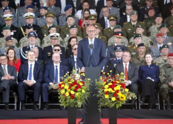 Merz advierte a quienes desafíen a la OTAN que cada pulgada de terreno será defendida