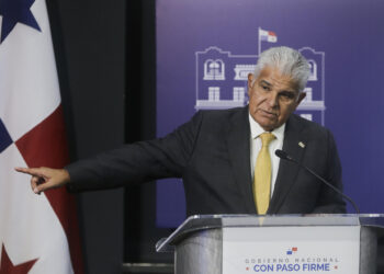 Panamá anuncia el «reinicio de las operaciones aéreas» con Venezuela