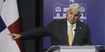 Panamá anuncia el «reinicio de las operaciones aéreas» con Venezuela