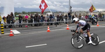Almeida conquista el Tour de Romandía tras la exhibición de Evenepoel en la crono