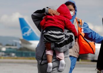 Venezuela recibe a 168 migrantes deportados por el Gobierno de Trump en un avión de EE.UU.