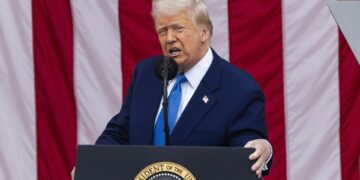 Juez extiende orden que impide a Trump prohibir a los estudiantes extranjeros en Harvard