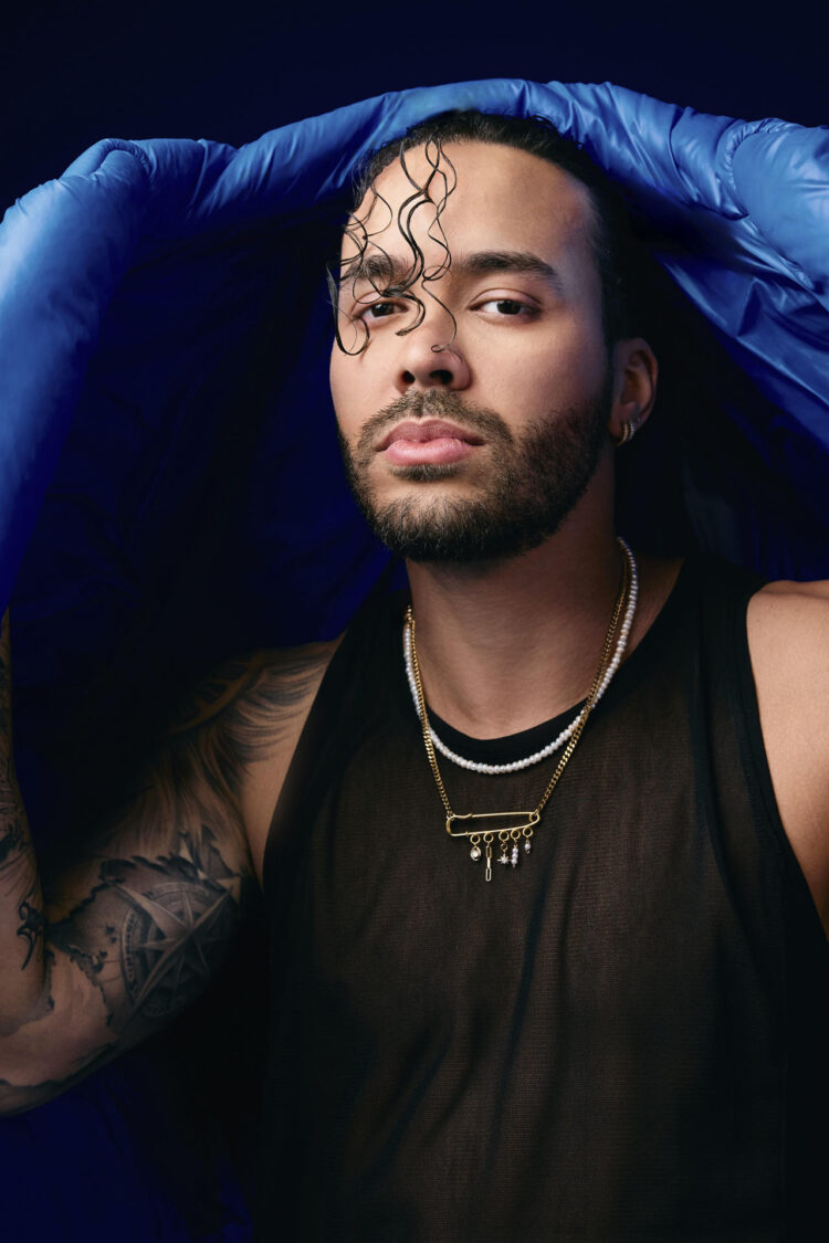 El popular músico estadounidense de ascendencia dominicana Prince Royce se mostró en Madrid preocupado por la situación que viven los latinoamericanos en Estados Unidos desde que el presidente Donald Trump empezó a aplicar su política de deportaciones, pero también dijo estar esperanzado porque "este momento difícil se va a superar", en una entrevista con EFE. EFE/ Sony - SOLO USO EDITORIAL/SOLO DISPONIBLE PARA ILUSTRAR LA NOTICIA QUE ACOMPAÑA (CRÉDITO OBLIGATORIO) -
