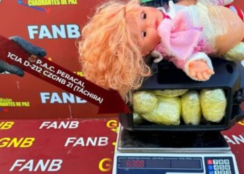 Boconés es detenido por transportar droga en una muñeca y una corneta