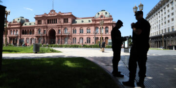 El Gobierno de Milei confirma que pareja e hijo de gendarme Nahuel Gallo llegaron a Argentina