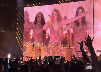 Investigan posible exposición masiva a sarampión en concierto de Shakira en Estados Unidos