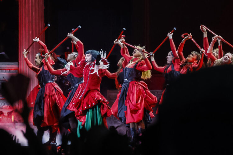 Lady Gaga enloquece a 2,1 millones de fanáticos con su ‘ópera gótica’ en Copacabana