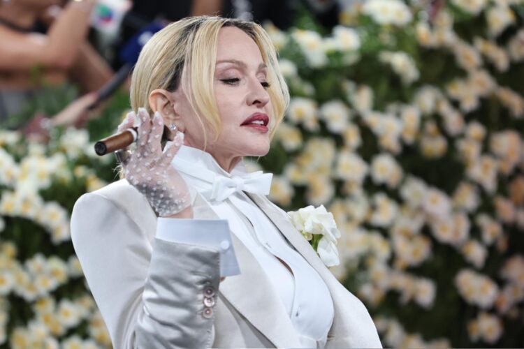 Madonna posa en la alfombra roja para la Gala Met de 2025, el evento anual a beneficio del Costume Institute del Museo Metropolitano de Arte, en Nueva York, EE. UU., el 5 de mayo de 2025. EFE/JUSTIN LANE
