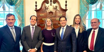 Rubio se reunió con los cinco asilados en embajada Argentina y elogia su «valentía»