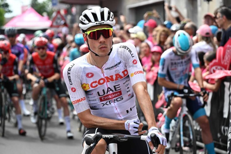 El ciclista español Juan Ayuso, que ha abandonado el Giro en la decimoctava etapa. EFE/EPA/ANSA / LUCA ZENNARO