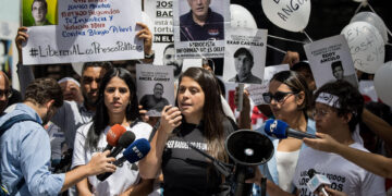 Andreina Baduel denuncia desconocer si su hermano encarcelado «sigue con vida»