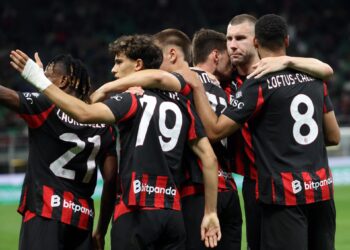 2-0. El Milan evita el desastre en su amarga despedida