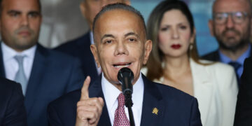 Rosales asegura que en Venezuela han querido «desaparecer y mancillar» el voto