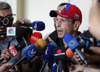 Jorge Rodríguez, Bernabé Gutiérrez, Timoteo Zambrano y Henrique Capriles entran a la AN